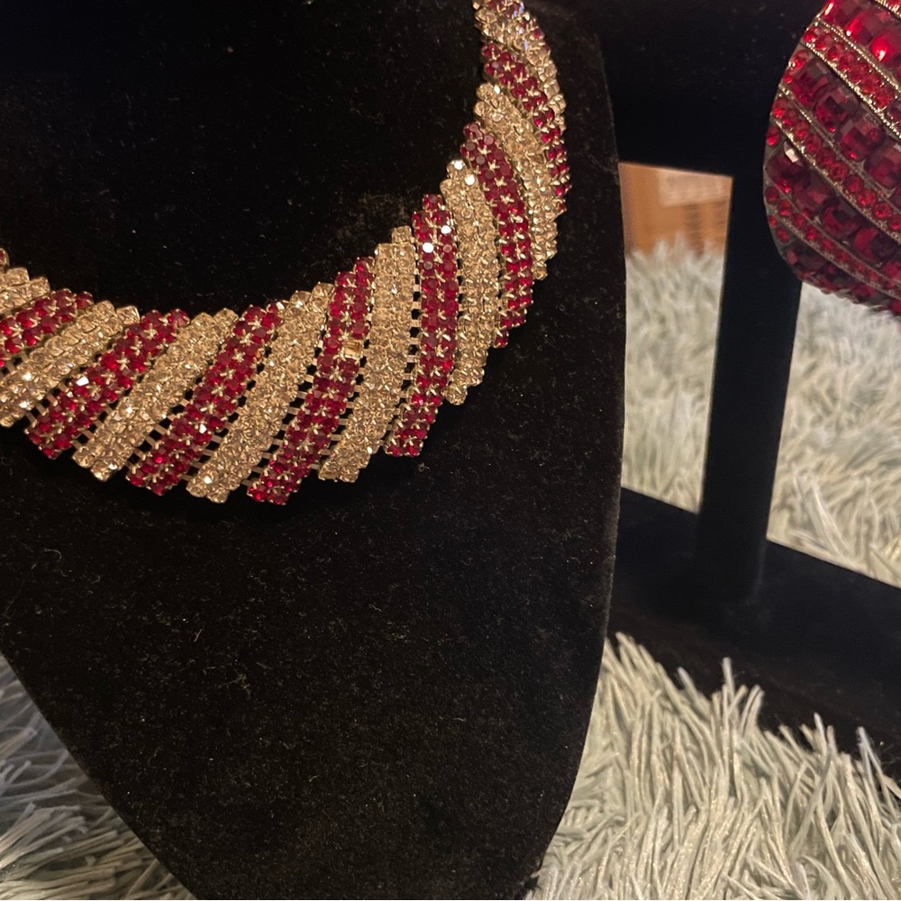 Elegant Gold and Red Rhinestone Necklace